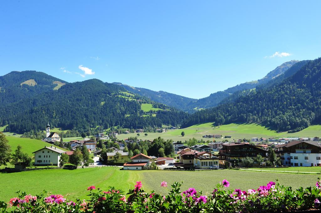 Bed & Breakfast Landhaus Strasser ゼル エクステリア 写真