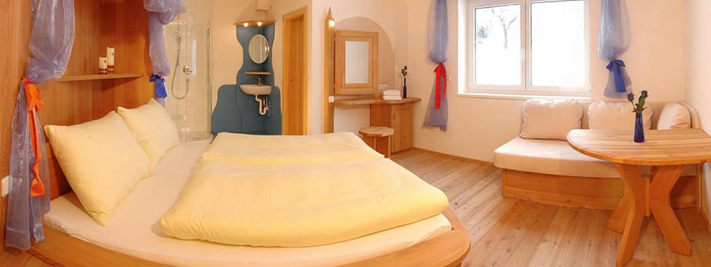 Bed & Breakfast Landhaus Strasser ゼル エクステリア 写真