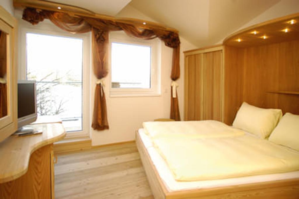 Bed & Breakfast Landhaus Strasser ゼル エクステリア 写真