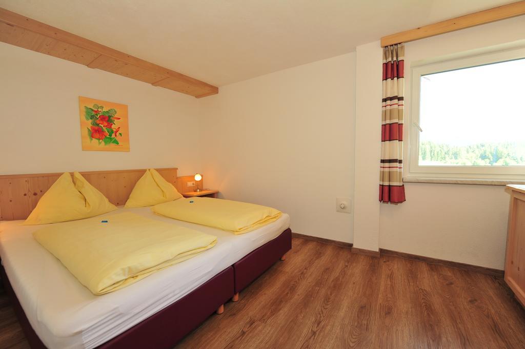 Bed & Breakfast Landhaus Strasser ゼル エクステリア 写真