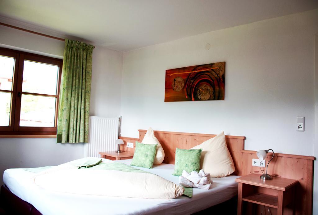 Bed & Breakfast Landhaus Strasser ゼル エクステリア 写真