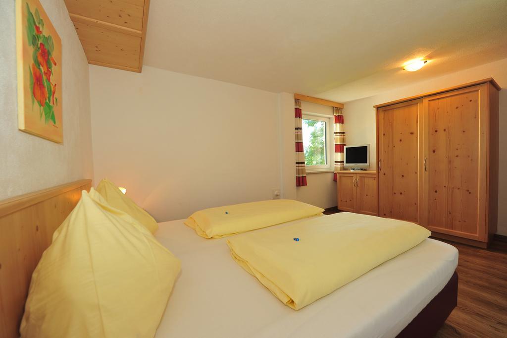 Bed & Breakfast Landhaus Strasser ゼル エクステリア 写真