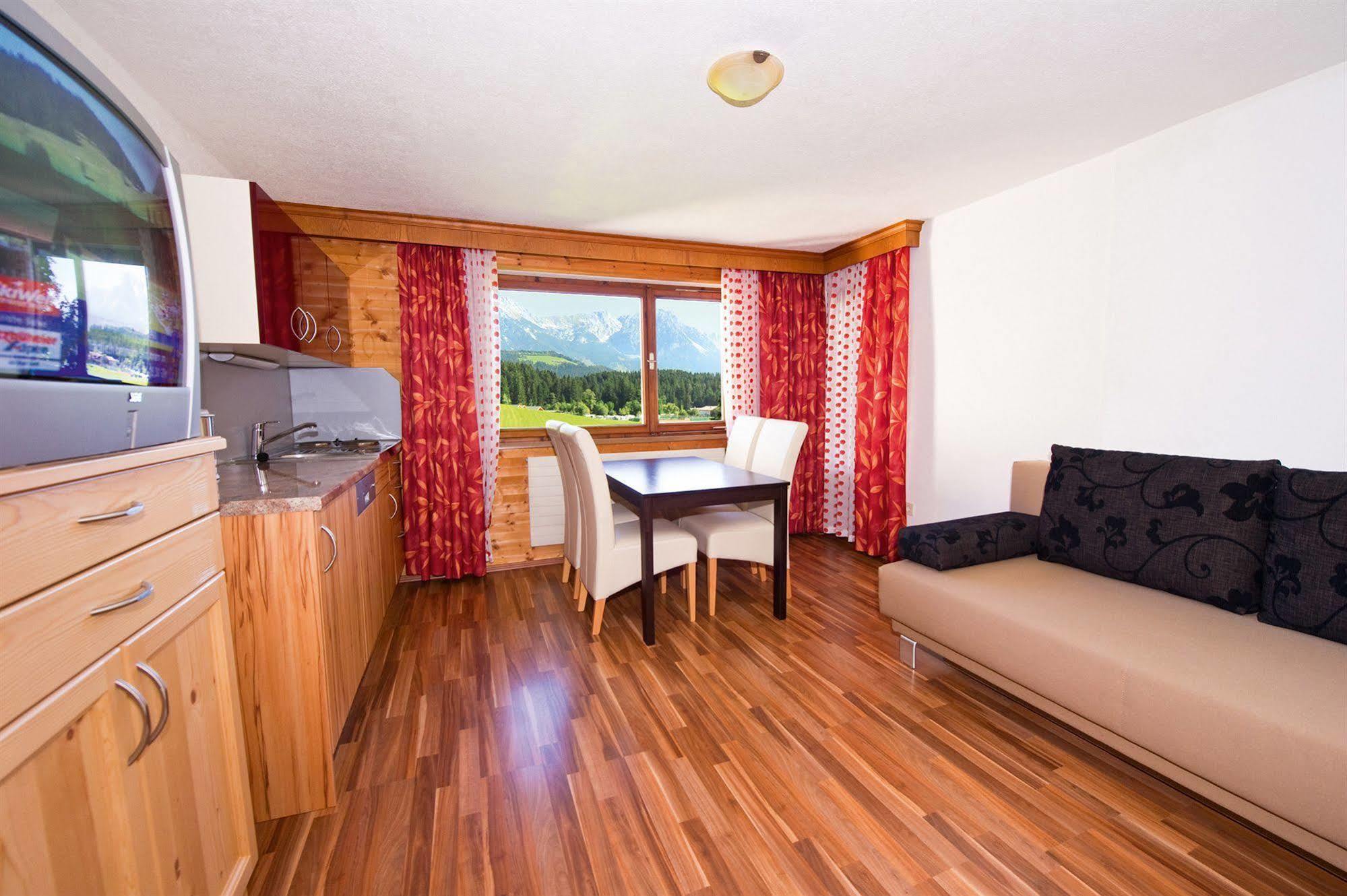 Bed & Breakfast Landhaus Strasser ゼル エクステリア 写真