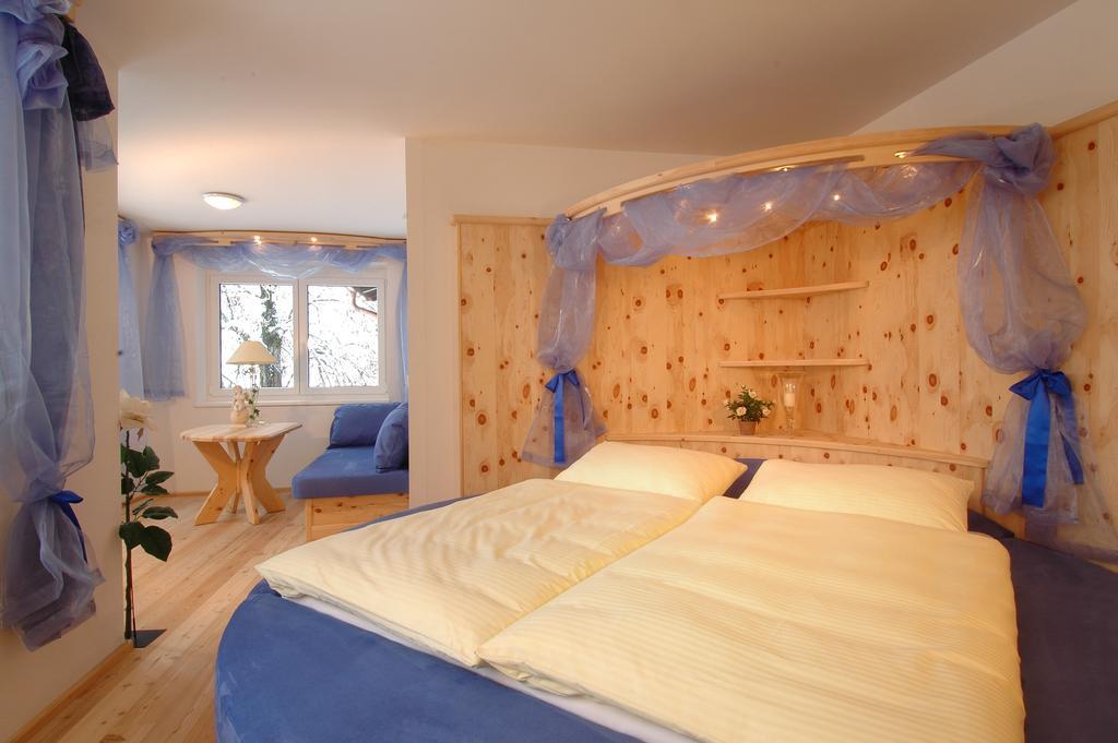 Bed & Breakfast Landhaus Strasser ゼル 部屋 写真