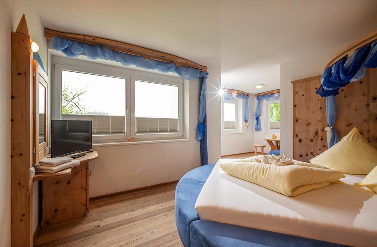Bed & Breakfast Landhaus Strasser ゼル エクステリア 写真